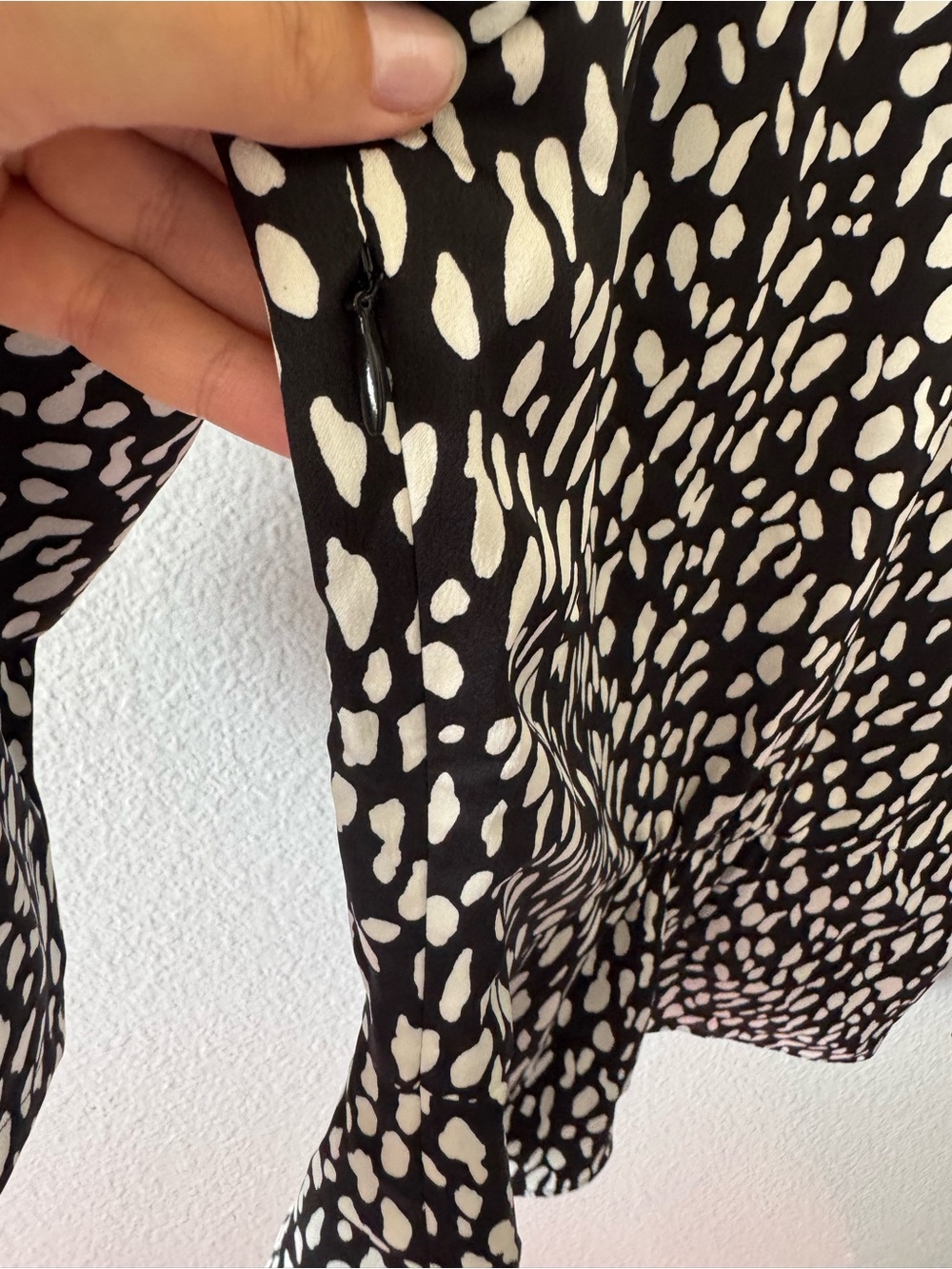 J. Crew Black and White V-Neck Button-Front Blouse - Picture 4 of 4